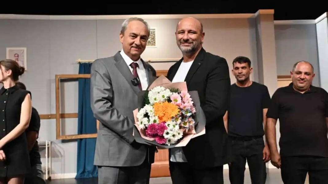 Ray Cooney’nin Eseri Kepez’de Ayakta Alkışlandı 7